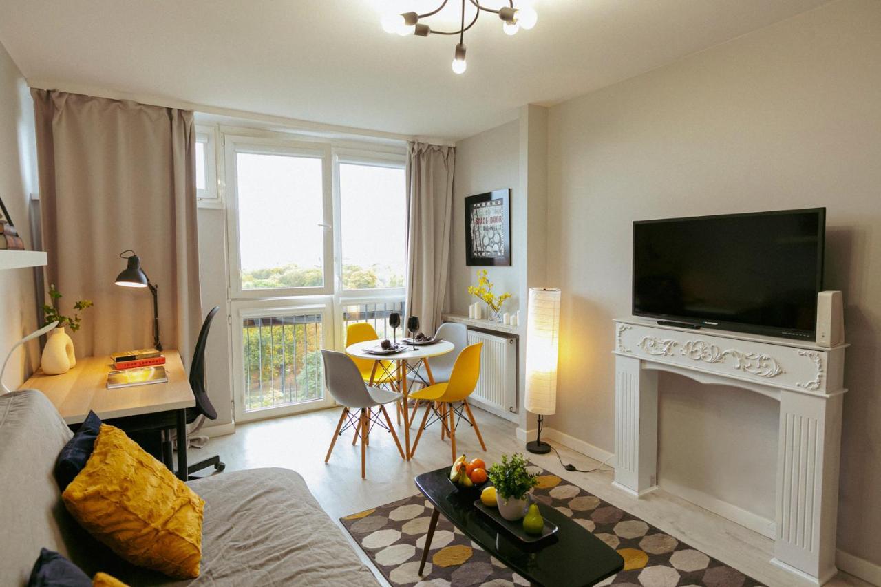 Przechodnia 2 Yellow - Biurko Oraz Wygodny Fotel Do Pracy - Better Rental Varşovia Exterior foto
