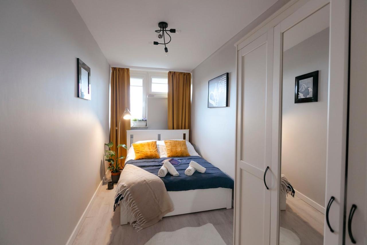 Przechodnia 2 Yellow - Biurko Oraz Wygodny Fotel Do Pracy - Better Rental Varşovia Exterior foto